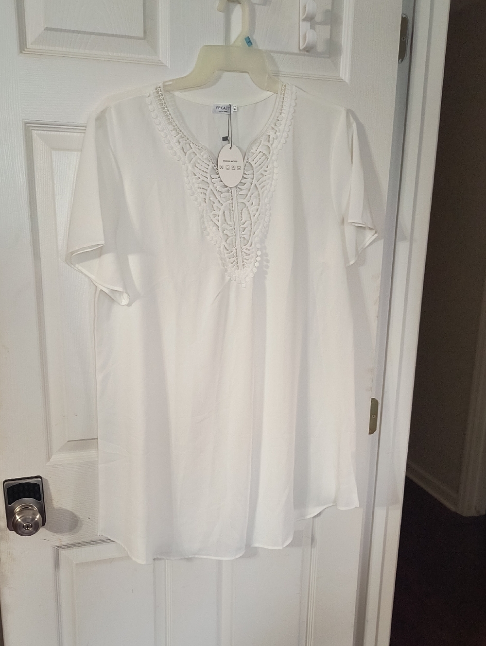 NEW Yekaty White Embroidered V-Neck Tunic Top